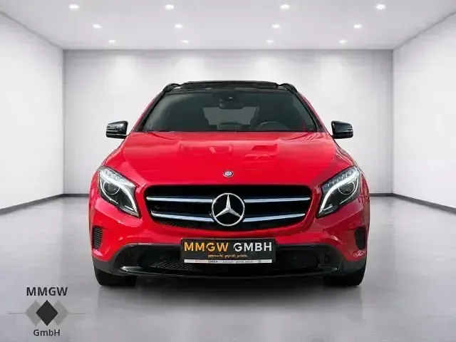 Gebraucht Mercedes GLA200 156 PS (114 kW) 2016 Jupiterrot  unilack SUV
