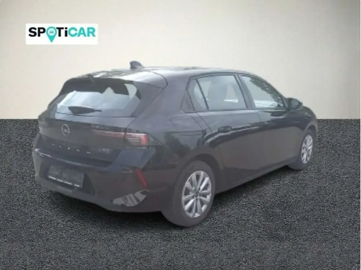 Gebraucht Opel Astra Enjoy 110 PS (80 kW) 2023 Diamant schwarz/karbon schwarz Kleinwagen