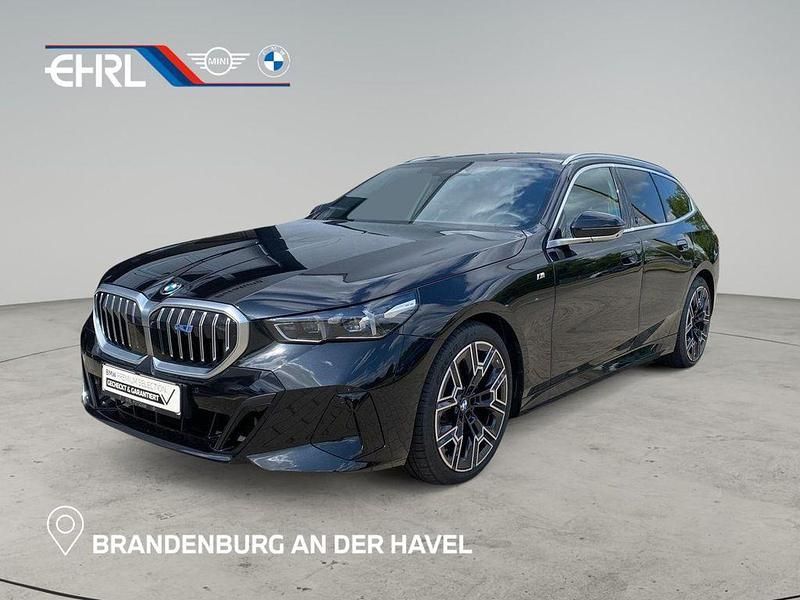 Schwarz Gebraucht 2024 BMW 520 M Sport Limousine | 58.190 € (Fairer Preis) - Bild 1/4