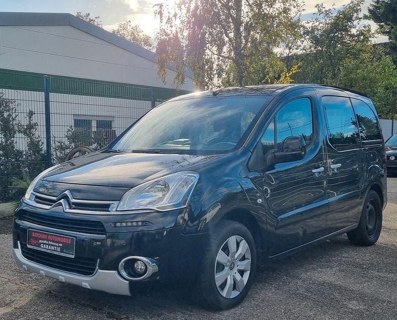 Schwarz Gebraucht 2015 Citroën Berlingo SELECTION Van / Kleinbus | 4.990 € (Guter Preis) - Bild 1/4