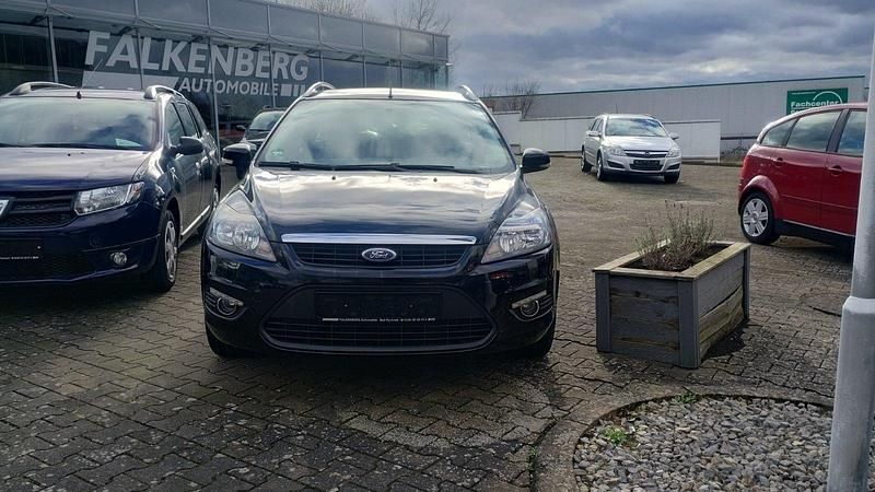 Schwarz Gebraucht 2010 Ford Focus Kombi | 5.999 € (Teuer) - Bild 1/4