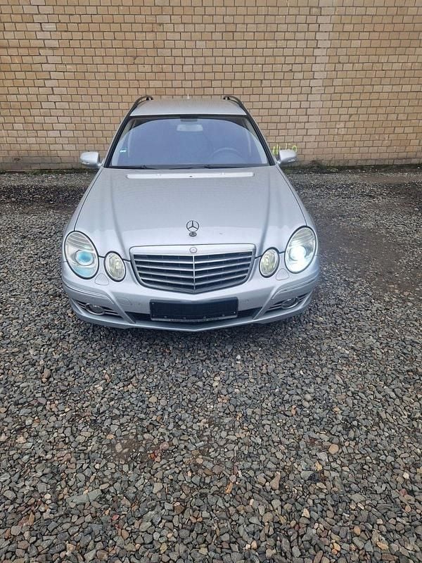 Gebraucht Mercedes E280 Avantgarde 190 PS (139 kW) 2009 Grau Kombi
