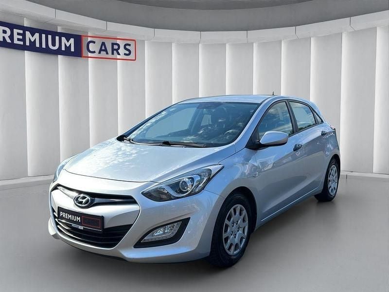 Silber Gebraucht 2013 Hyundai i30 Classic Limousine | 7.490 € (Fairer Preis) - Bild 1/4