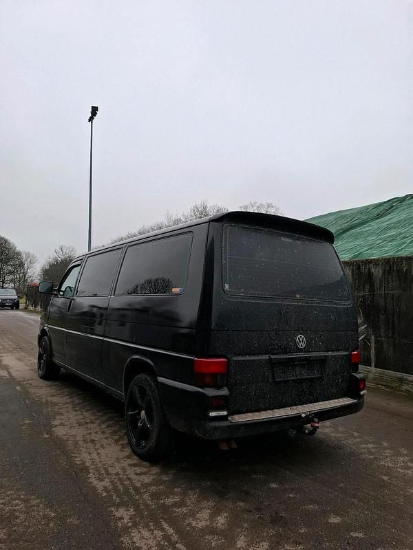 Gebraucht VW Transporter 102 PS (75 kW) 2001 Schwarz Van
