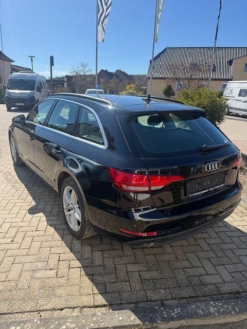 Gebraucht Audi A4 Basis 150 PS (110 kW) 2018 Schwarz Kombi