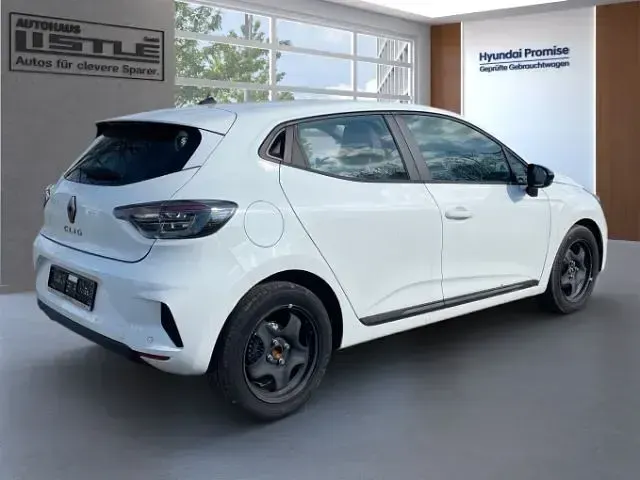 Ny Renault Clio V Evolution 91 HK (66 kW) 2025 Vit Sedan