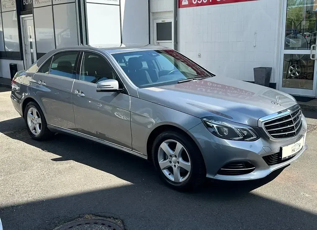 Gebraucht Mercedes E200 Elegance 184 PS (135 kW) 2014 Silber Limousine