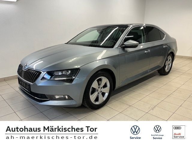 Grau Gebraucht 2016 Skoda Superb GreenLine Limousine | 13.990 € (Guter Preis) - Bild 1/4