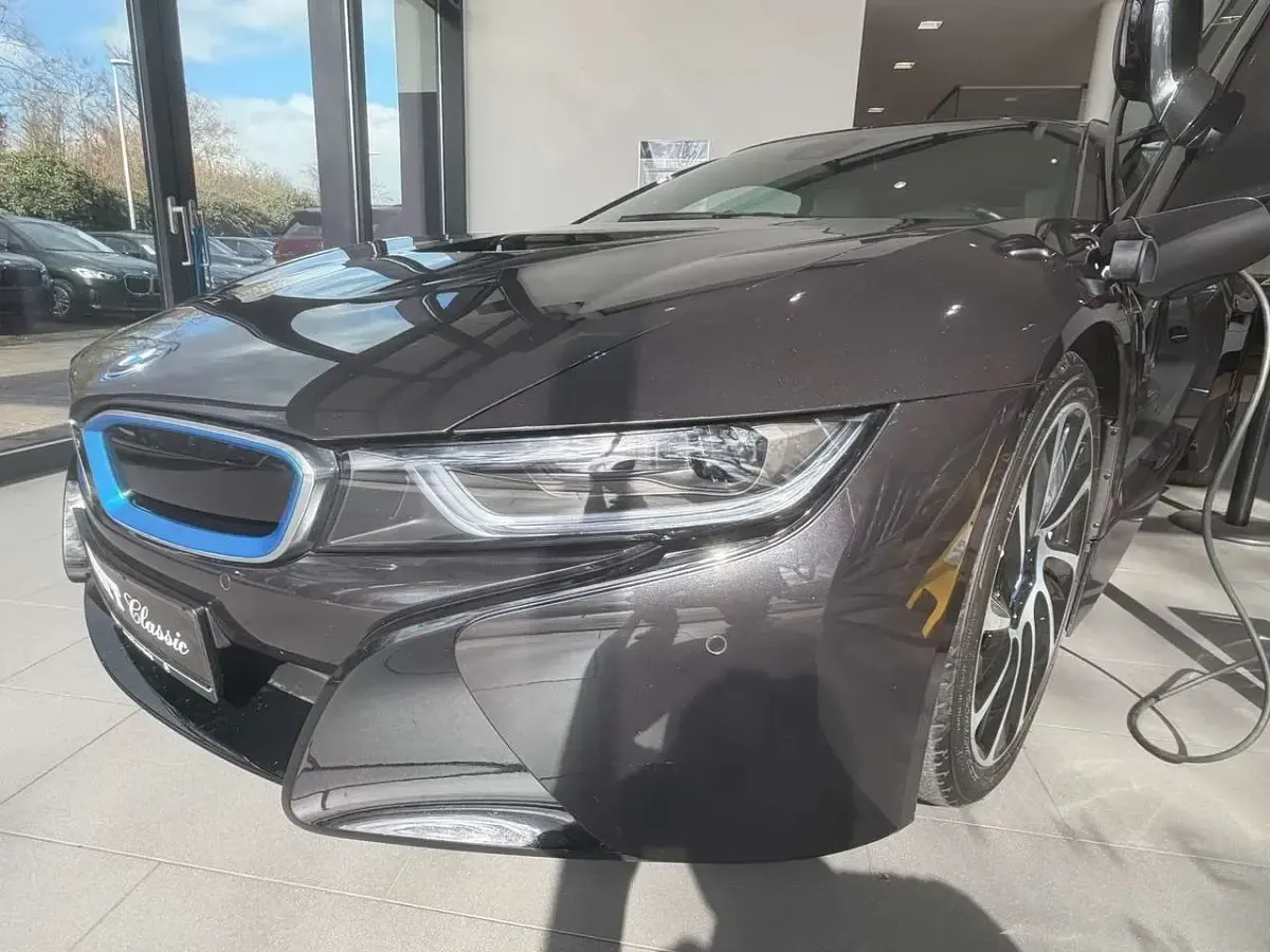 Gebraucht BMW i8 Pure Impulse 231 PS (169 kW) 2014 Sophistograu brilliant Coupé