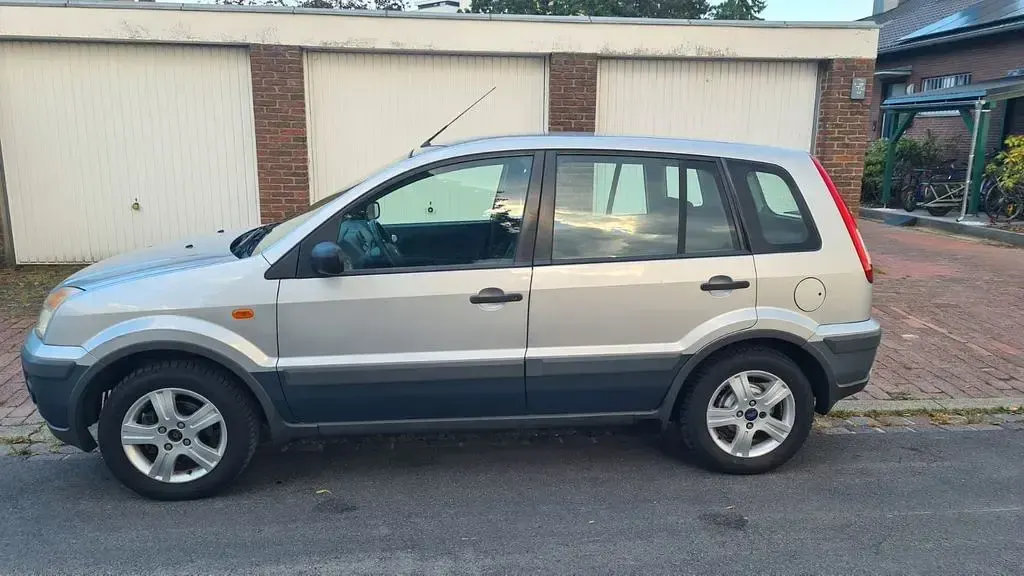 Gebraucht Ford Fusion Style 80 PS (58 kW) 2007 Silber Kleinwagen