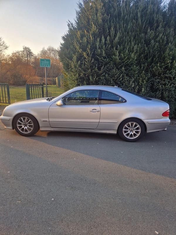 Gebraucht Mercedes CLK320 204 PS (150 kW) 2001 Silber Coupé