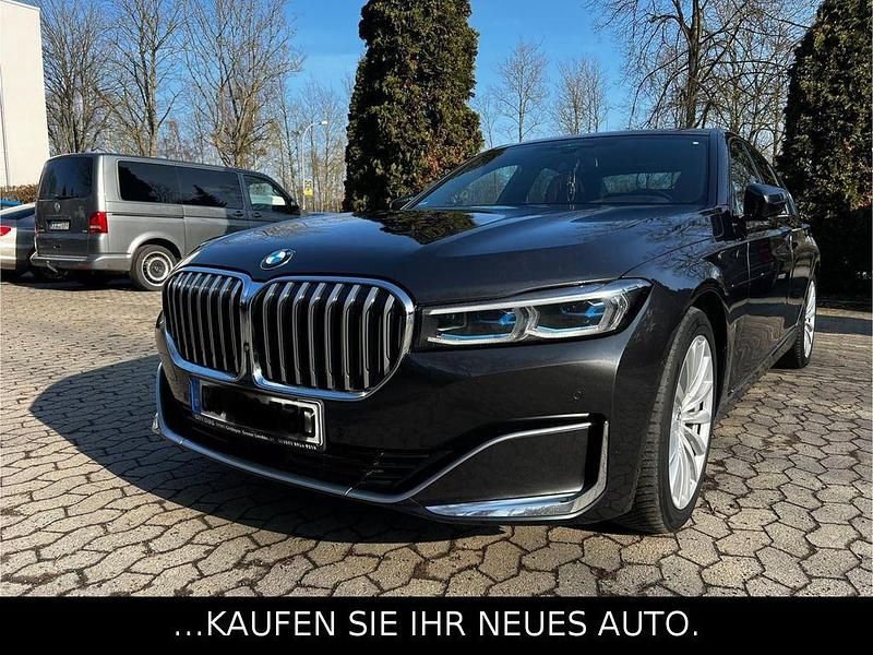 Grau Gebraucht 2019 BMW 730 Performance Limousine | 39.800 € (Teuer) - Bild 1/4