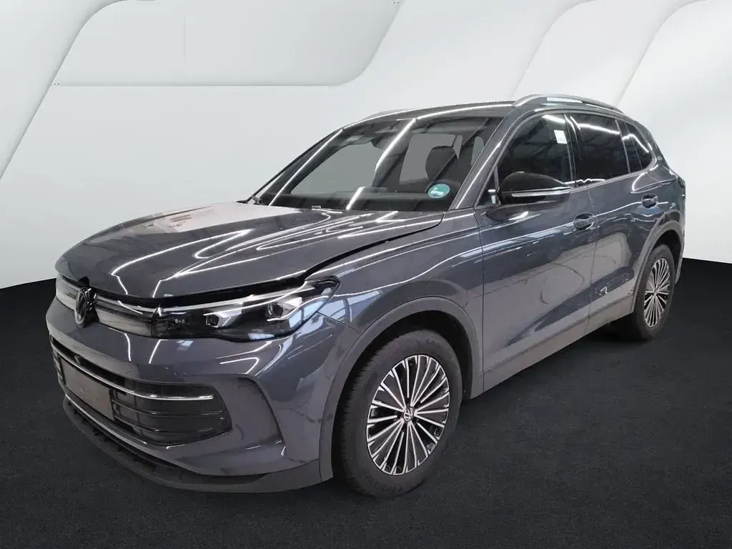 Gebraucht VW Tiguan Goal 150 PS (110 kW) 2025 Grau SUV