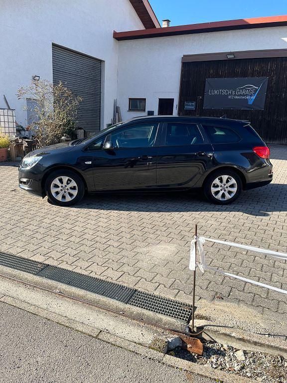 Gebraucht Opel Astra Exklusiv 140 PS (102 kW) 2015 Schwarz Kombi