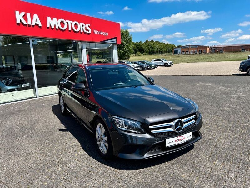 Grau Gebraucht 2020 Mercedes C180 Avantgarde Limousine | 22.470 € (Guter Preis) - Bild 1/4