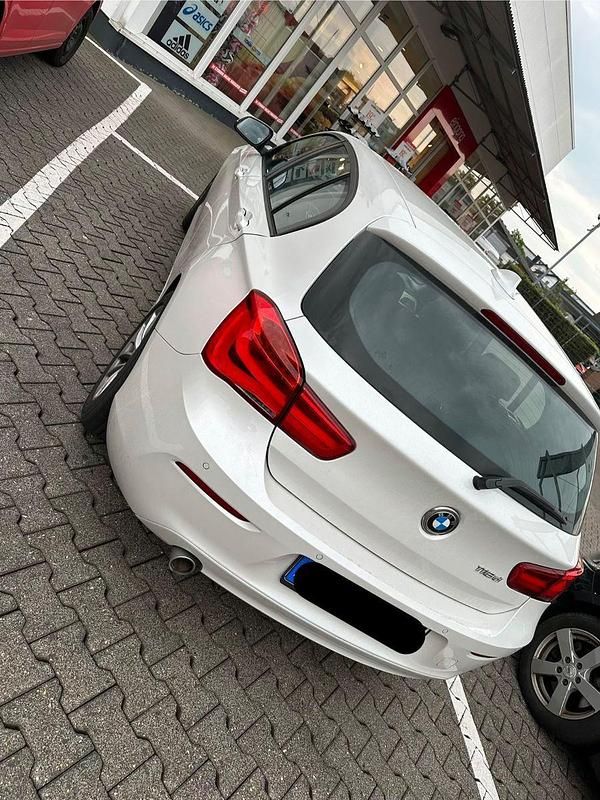 Gebraucht BMW 116 Sport Line 116 PS (85 kW) 2015 Weiß Kleinwagen
