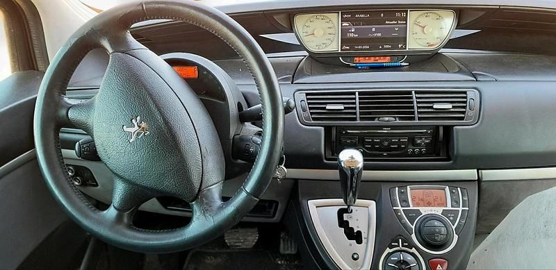 Gebraucht Peugeot 807 163 PS (119 kW) 2012 Grau Van / Kleinbus