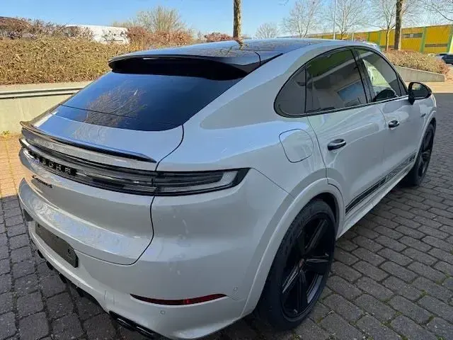 Neu Porsche Cayenne S E-Hybrid Coupe 519 PS (381 kW) 2025 Grau SUV
