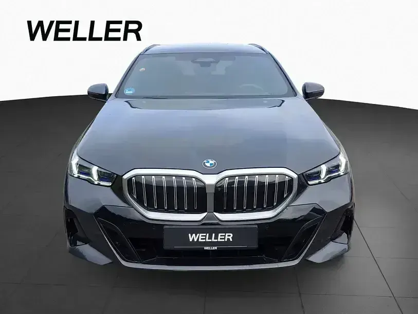 Gebraucht BMW 520 M Sport 197 PS (144 kW) 2025 Sophistograu (grau) Kombi