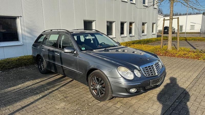 Gebraucht Mercedes E280 Classic 190 PS (139 kW) 2008 Grau Limousine