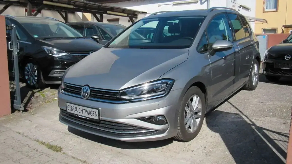 Gebraucht VW Golf Highline 150 PS (110 kW) 2020 Silber Van / Kleinbus