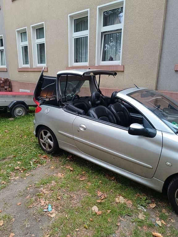 Grau Gebraucht 2003 Peugeot 206 CC Cabrio | 2.000 € (Guter Preis) - Bild 1/4