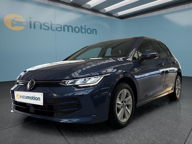 Blau Gebraucht 2025 VW Golf VIII Kleinwagen | 25.499 € (Guter Preis) - Bild 1/4