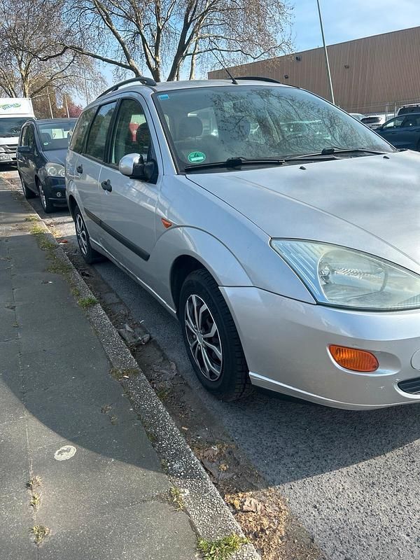Gebraucht Ford Focus 75 PS (55 kW) 2001 Silber Kombi