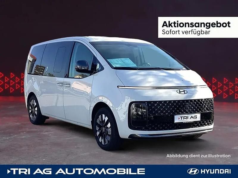 Creamy white Neu 2025 Hyundai Staria Signature Van / Kleinbus | 52.990 € (Etwas zu teuer) - Bild 1/4