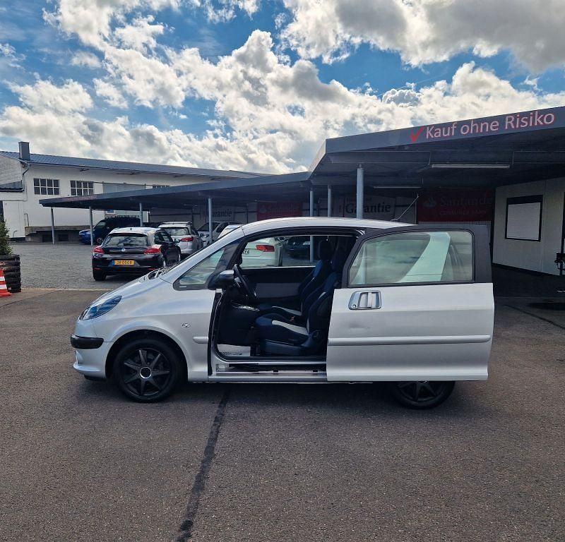 Gebraucht Peugeot 1007 Premium 109 PS (80 kW) 2008 Grau Van / Kleinbus