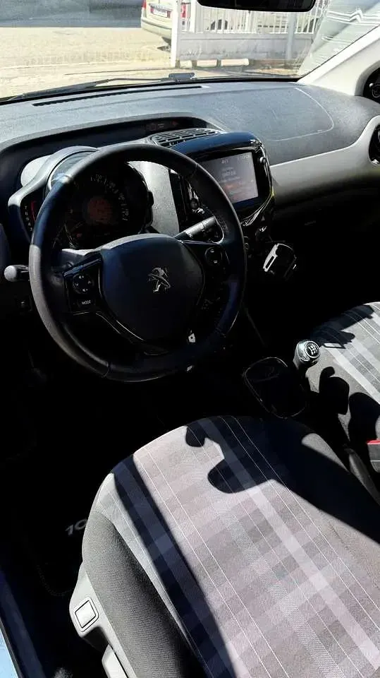 Gebraucht Peugeot 108 Style 72 PS (52 kW) 2019 Lackierung blau genesis/met Kleinwagen