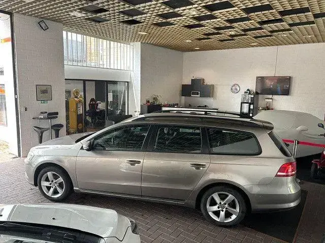 Gebraucht VW Passat Trendline 122 PS (89 kW) 2014 Braun Kombi