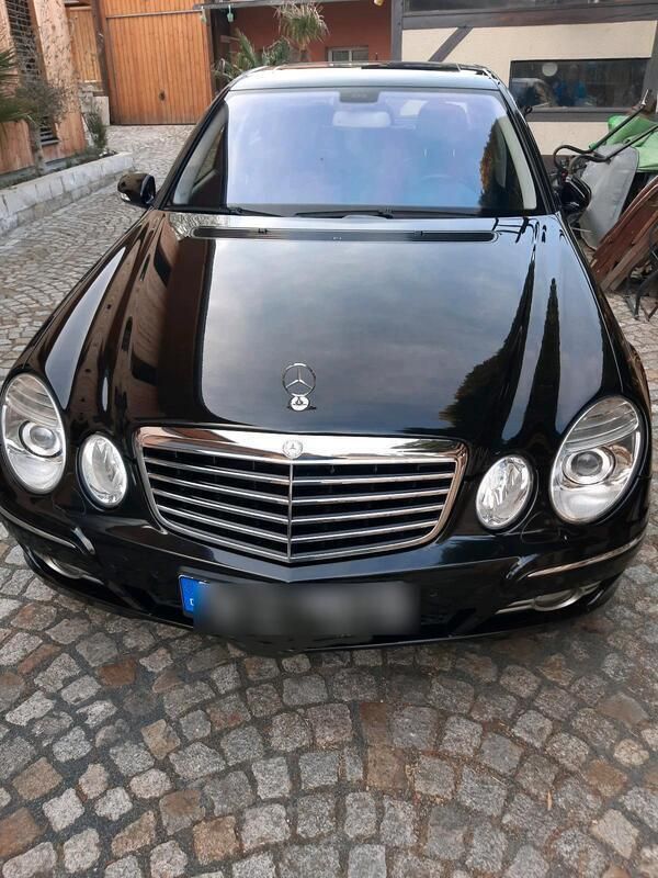 Schwarz Gebraucht 2007 Mercedes E350 Avantgarde Limousine | 7.500 € (Fairer Preis) - Bild 1/4