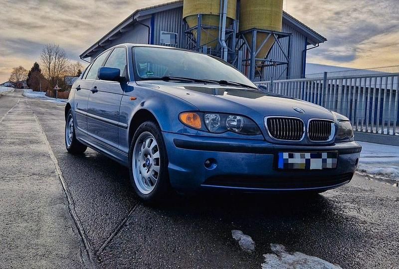 Gebraucht BMW 320 170 PS (125 kW) 2003 Blau Limousine