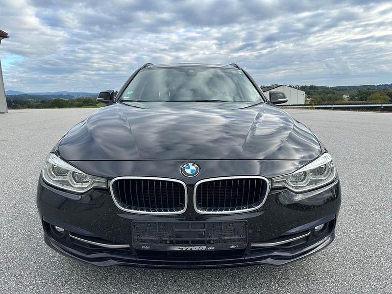 Gebraucht BMW 318 Advantage 150 PS (110 kW) 2018 Schwarz Kombi