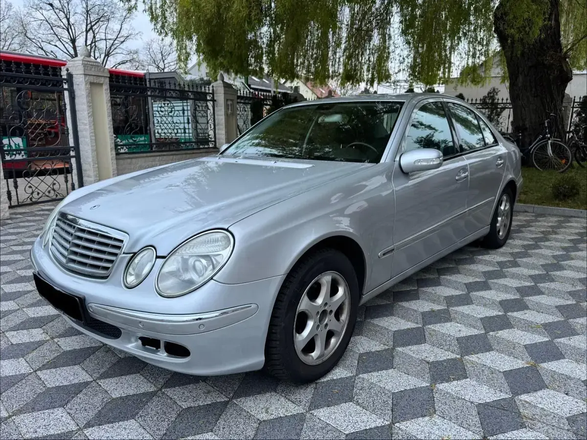 Occasion Mercedes E200 Elegance 122 ch (89 kW) 2004 Argent Berline