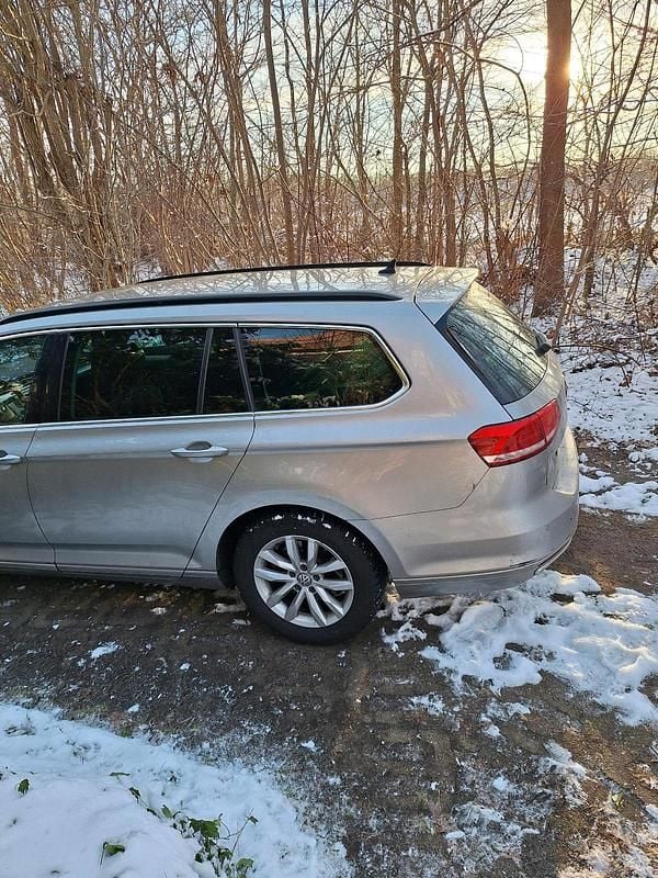 Gebraucht VW Passat 150 PS (110 kW) 2017 Silber Kombi