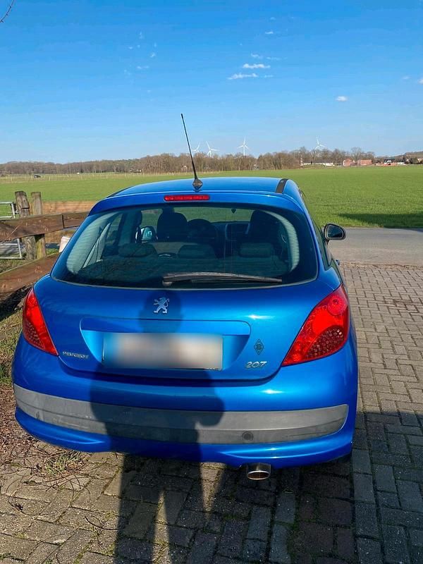 Gebraucht Peugeot 207 100 PS (73 kW) 2007 Blau Kleinwagen
