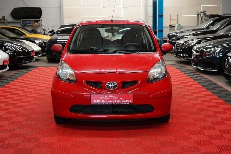 Gebraucht Toyota Aygo 68 PS (50 kW) 2008 Rot Kleinwagen