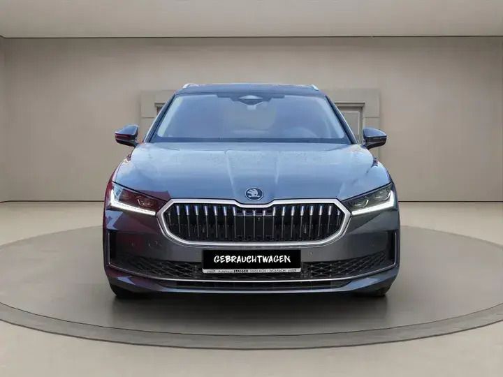 Gebraucht Skoda Superb Selection 193 PS (141 kW) 2024 Graphite grau metallic Kombi
