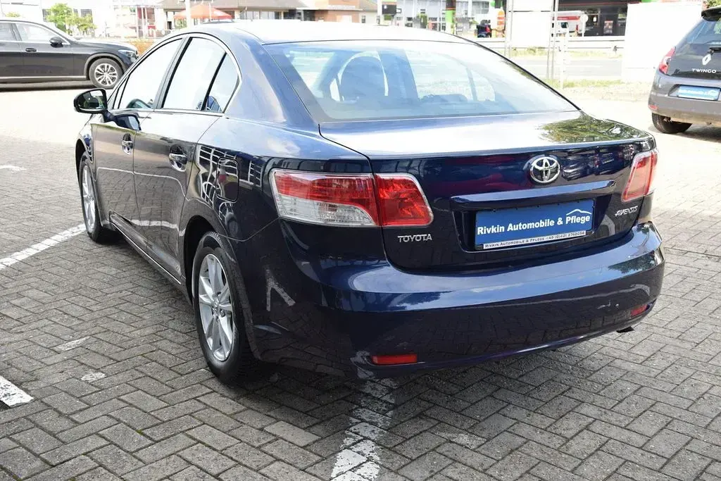 Gebraucht Toyota Avensis Sol 132 PS (97 kW) 2011 Blau Limousine