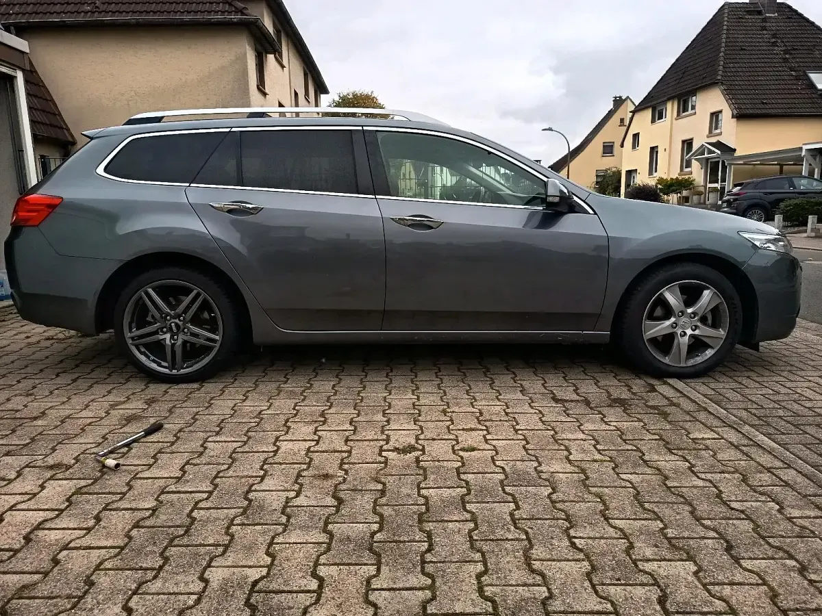 Gebraucht Honda Accord 150 PS (110 kW) 2012 Grau Kombi