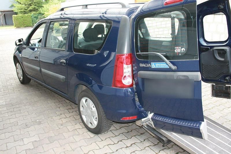 Second-hand Dacia Logan 62 CP (45 kW) 2012 Albastru Break