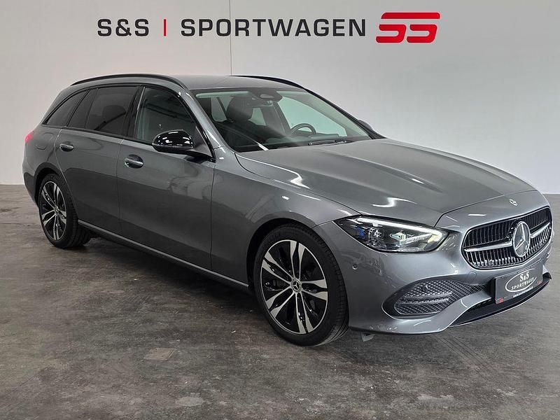 Grau Gebraucht 2021 Mercedes C200 Night Kombi | 25.900 € (Fairer Preis) - Bild 1/4