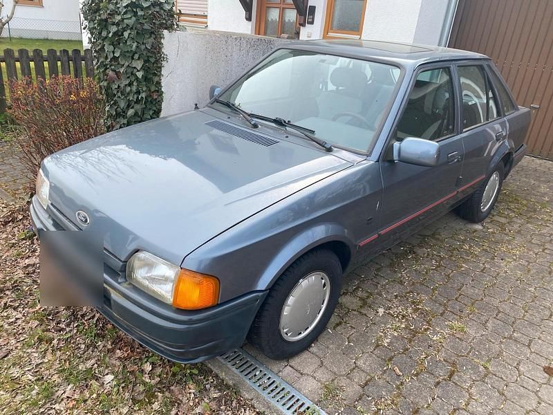 Gebraucht Ford Escort 71 PS (52 kW) 1990 Limousine