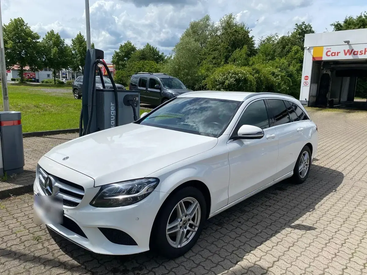 Gebraucht Mercedes C220 194 PS (142 kW) 2020 Weiß Kombi