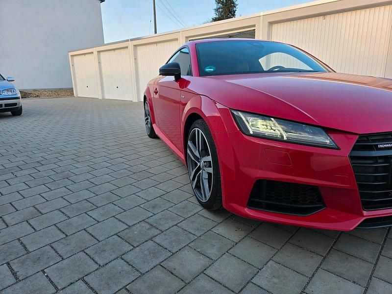 Second-hand Audi TT Design 230 CP (169 kW) 2018 Roșu Coupe
