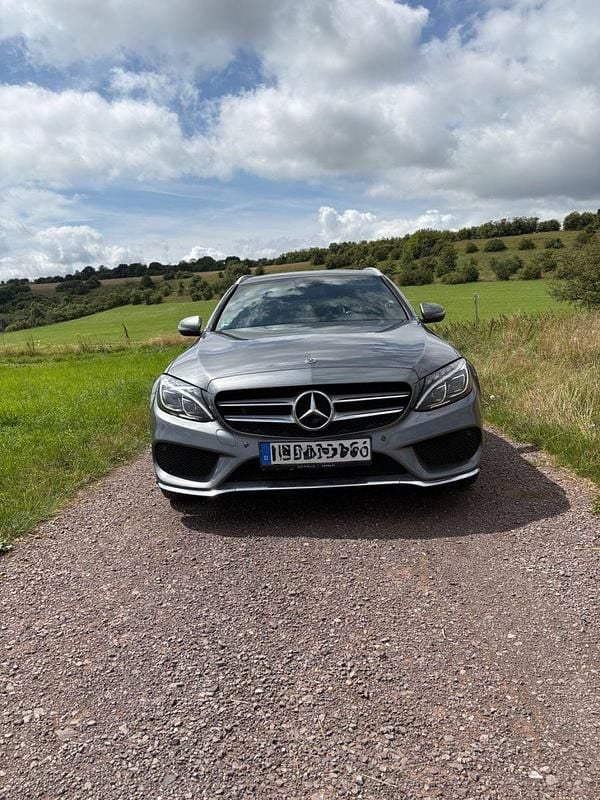 Grau Gebraucht 2018 Mercedes C250 AMG line Kombi | 19.800 € (Guter Preis) - Bild 1/4