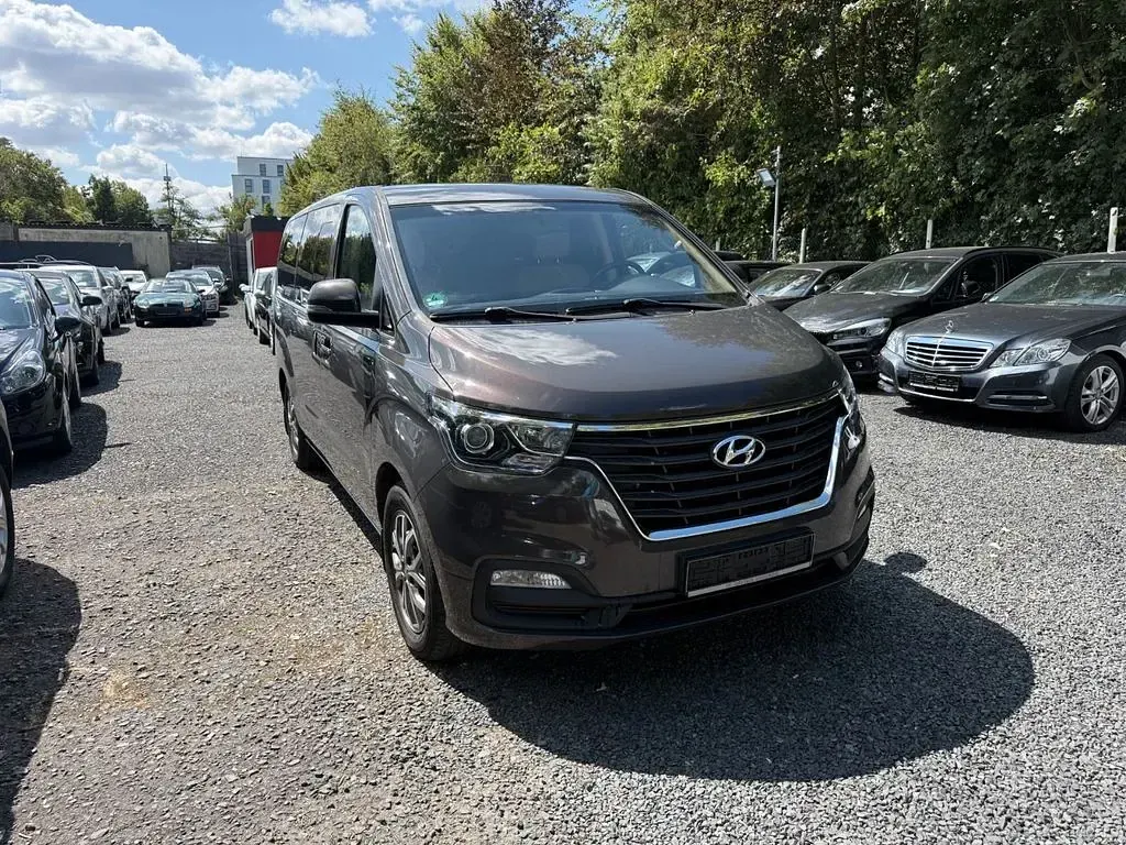 Gebraucht Hyundai H-1 Premium 170 PS (125 kW) 2019 Braun Van / Kleinbus