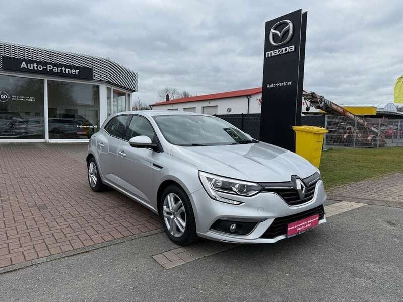 Silber Gebraucht 2016 Renault Mégane IV Experience Limousine | 8.490 € (Guter Preis) - Bild 1/4